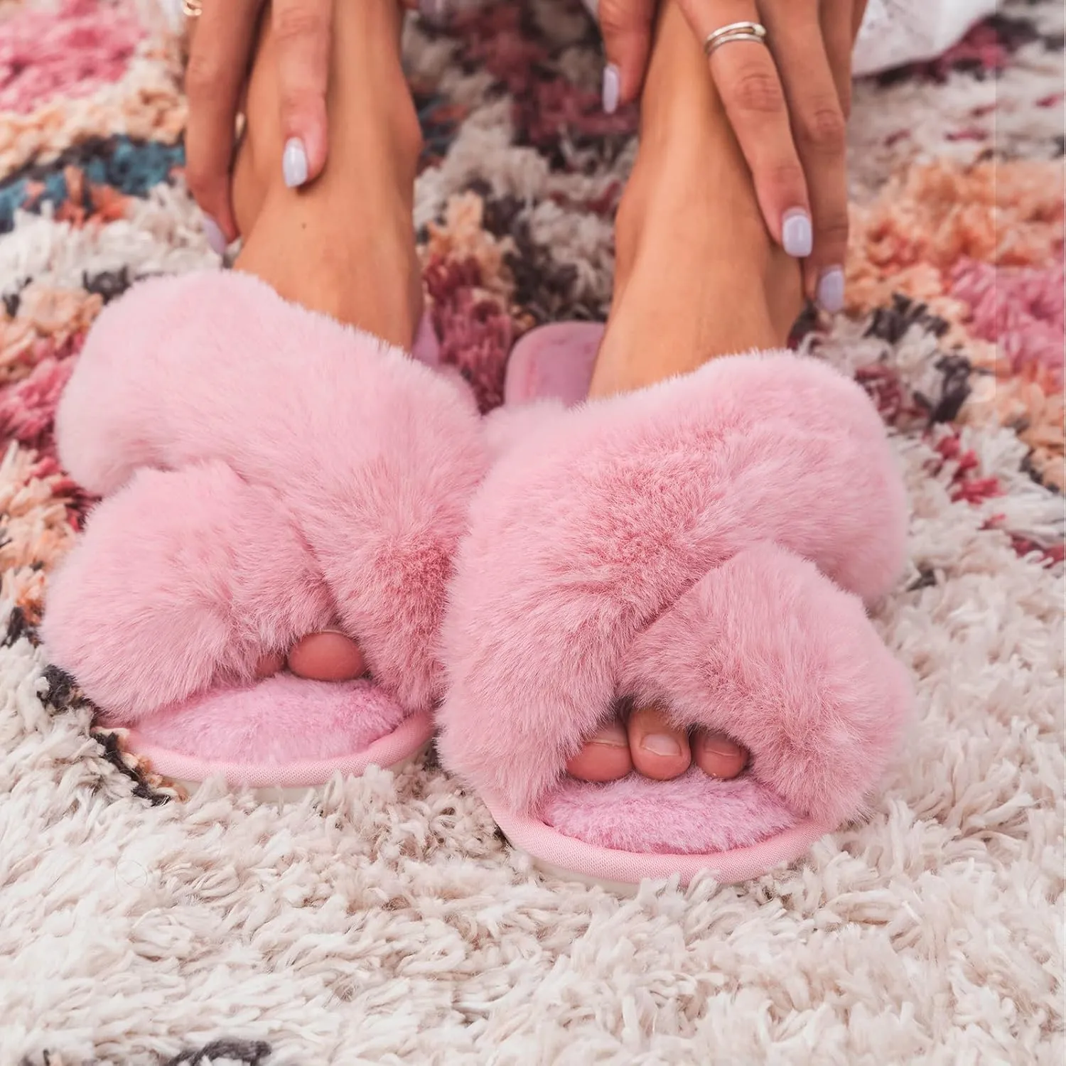 Ankis Women's Plush Slippers with Cross Band, Warm Slippers, 2 Pairs of Memory Foam and Open Toe, Fluffy Slippers for Indoor and Outdoor Use (White, Black, Grey, Pink, Camel)