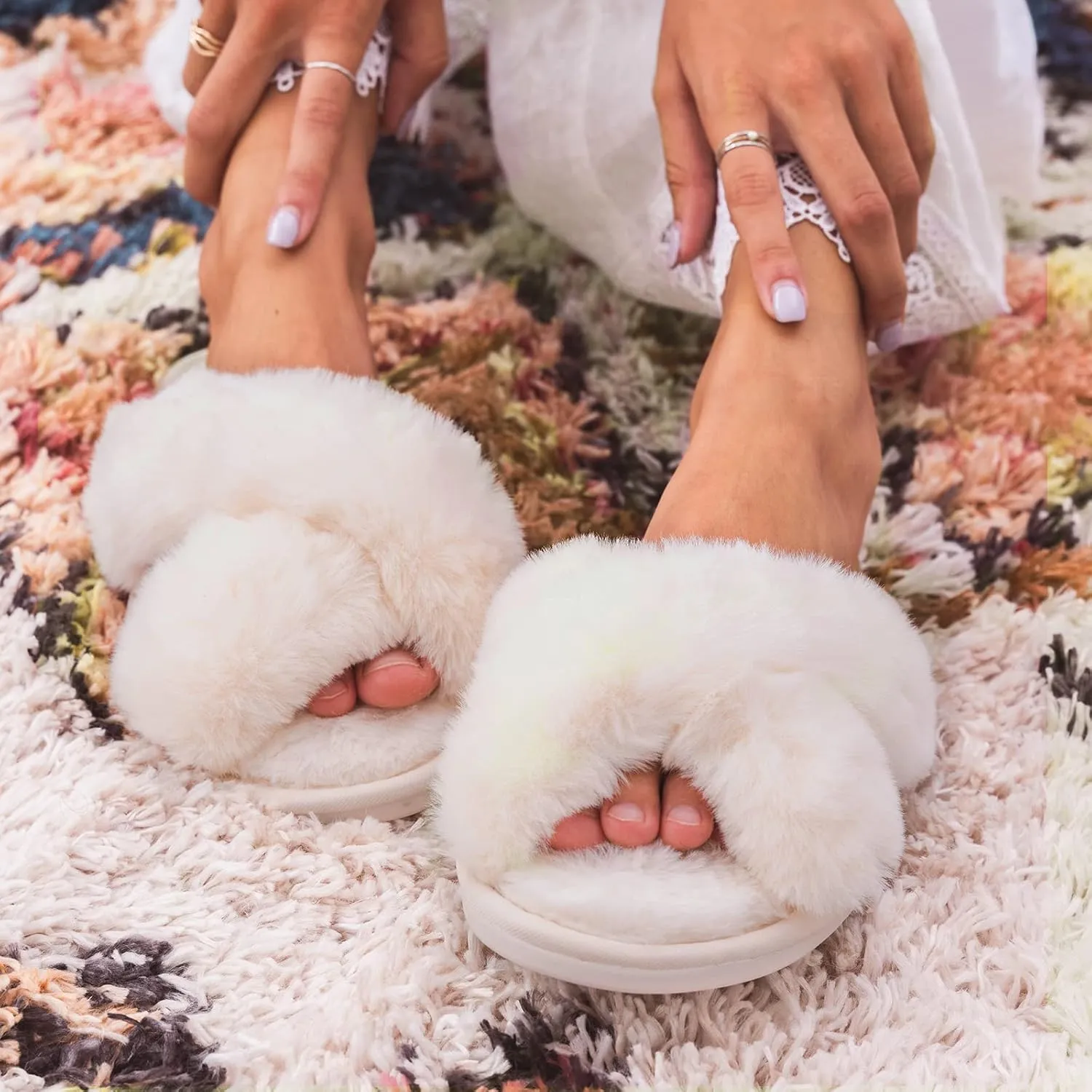 Ankis Women's Plush Slippers with Cross Band, Warm Slippers, 2 Pairs of Memory Foam and Open Toe, Fluffy Slippers for Indoor and Outdoor Use (White, Black, Grey, Pink, Camel)
