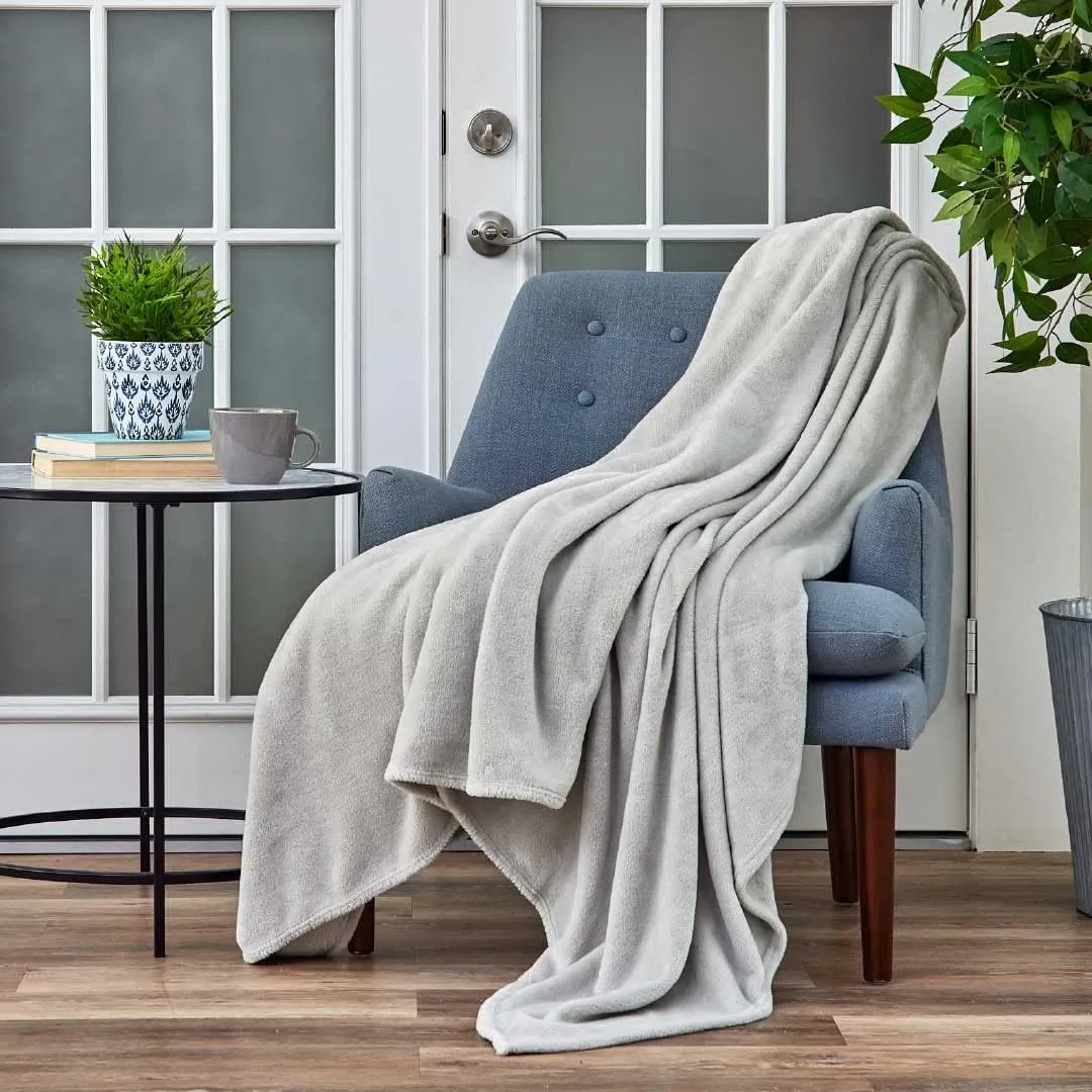 Cosy House Collection Everyday 1500 Series Fleece Blanket - Master Bedroom Essentials - All Season, Stays Fresh & Clean - Soft, Breathable & Skin-Friendly (King/Cal King, Silver)