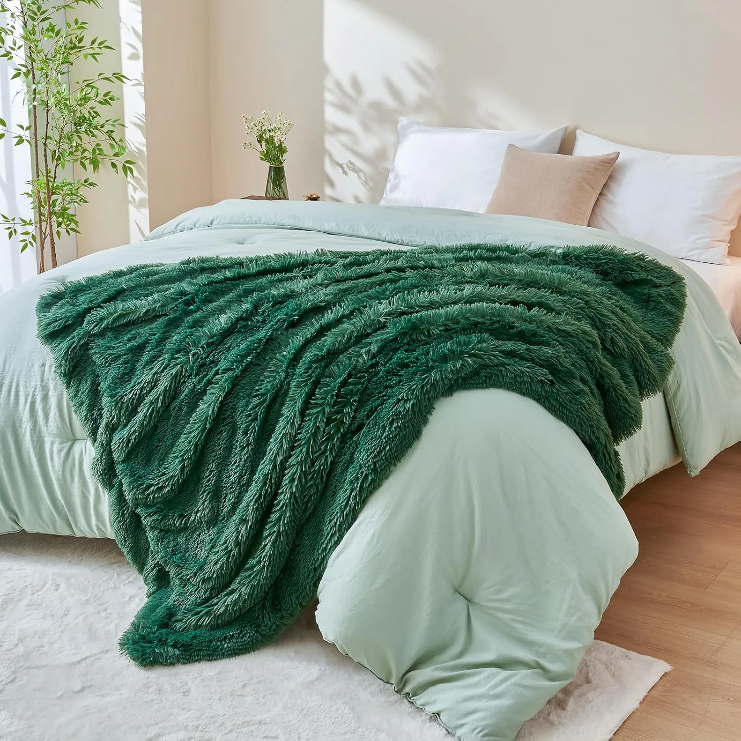 GONAAP Fuzzy Faux Fur Throw Blanket Dark Green Super Soft Cozy Plush Fuzzy Shaggy Blanket for Couch Sofa Bed (Dark Green, Throw(50"x60"))