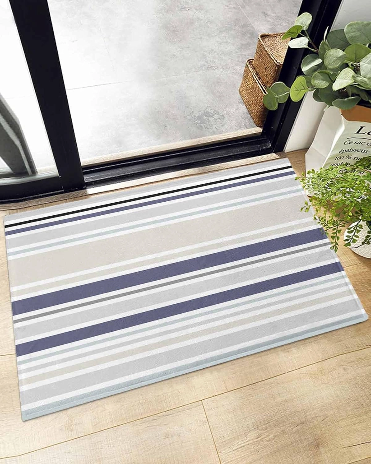 Indoor Doormat Classic Stripes Retro,Shaggy Floor Mat with Non-Skid Backing Blue Beige White,Machine Washable Plush Area Rug Carpets for Kitchen Nursery Bedroom