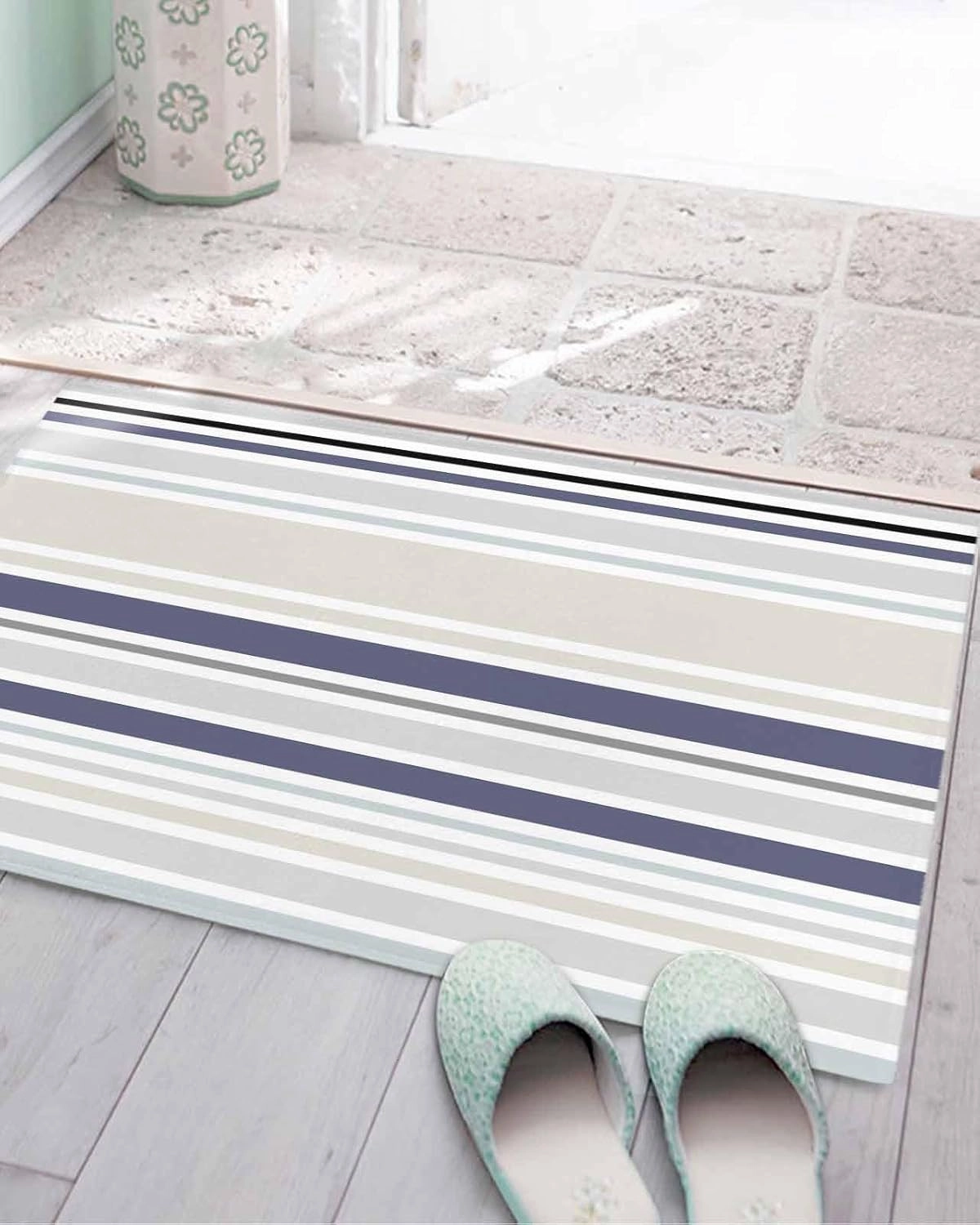 Indoor Doormat Classic Stripes Retro,Shaggy Floor Mat with Non-Skid Backing Blue Beige White,Machine Washable Plush Area Rug Carpets for Kitchen Nursery Bedroom