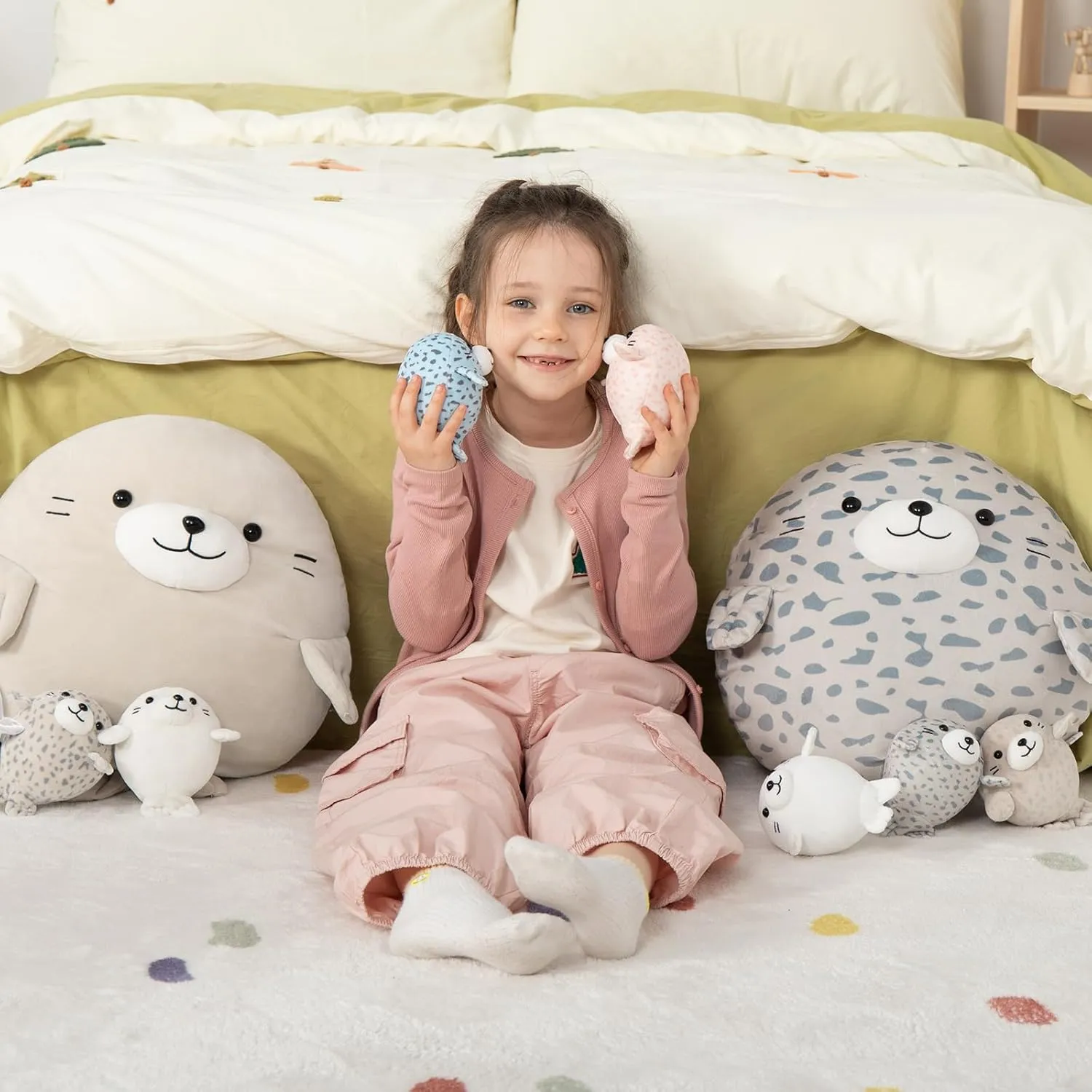 MaoGoLan 5Pcs Fat Seal Plush with 4 Babies Inside - 20" Giant Ultra Soft Seal Stuffed Animal Throw Pillow - Squishy Mother-Babies Collection Gift for Seal Lover,Kids,Boys