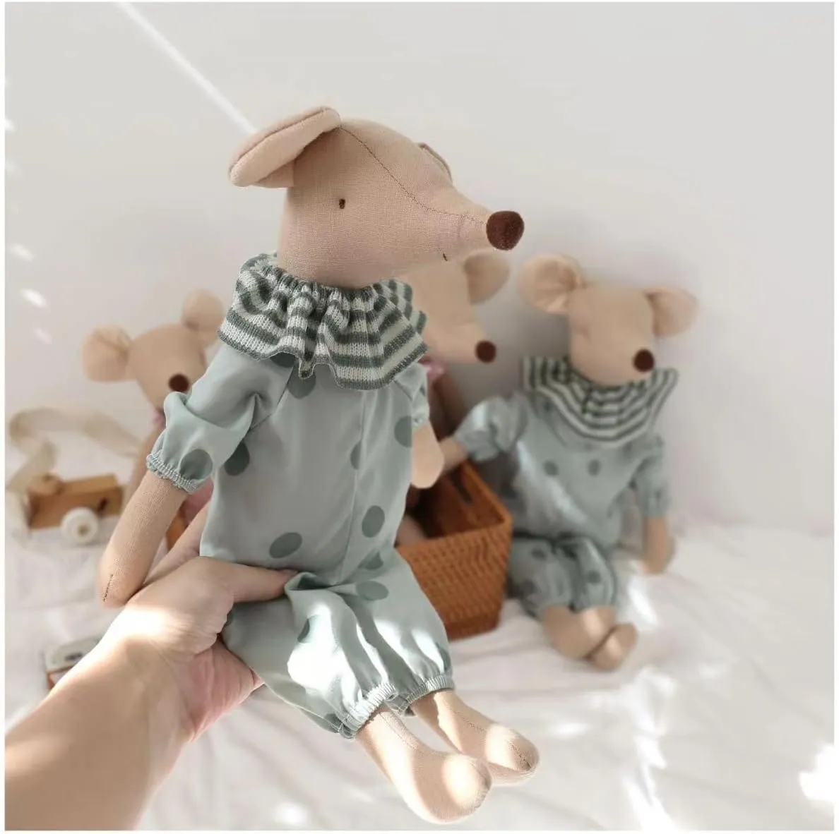 Plush Mouse Stuffed Toy 14.96-inch Doll, Available in Pink and Green, Perfect for Children to Play and Decorate Rooms (Pink Mouse, 14.96 inch)