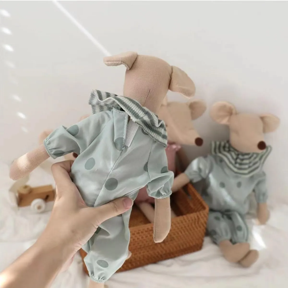 Plush Mouse Stuffed Toy 14.96-inch Doll, Available in Pink and Green, Perfect for Children to Play and Decorate Rooms (Pink Mouse, 14.96 inch)
