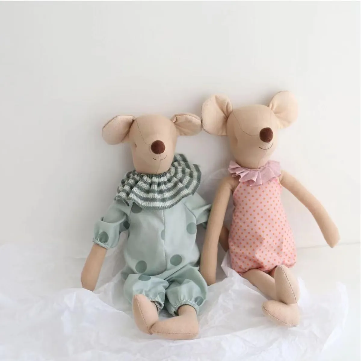 Plush Mouse Stuffed Toy 14.96-inch Doll, Available in Pink and Green, Perfect for Children to Play and Decorate Rooms (Pink Mouse, 14.96 inch)