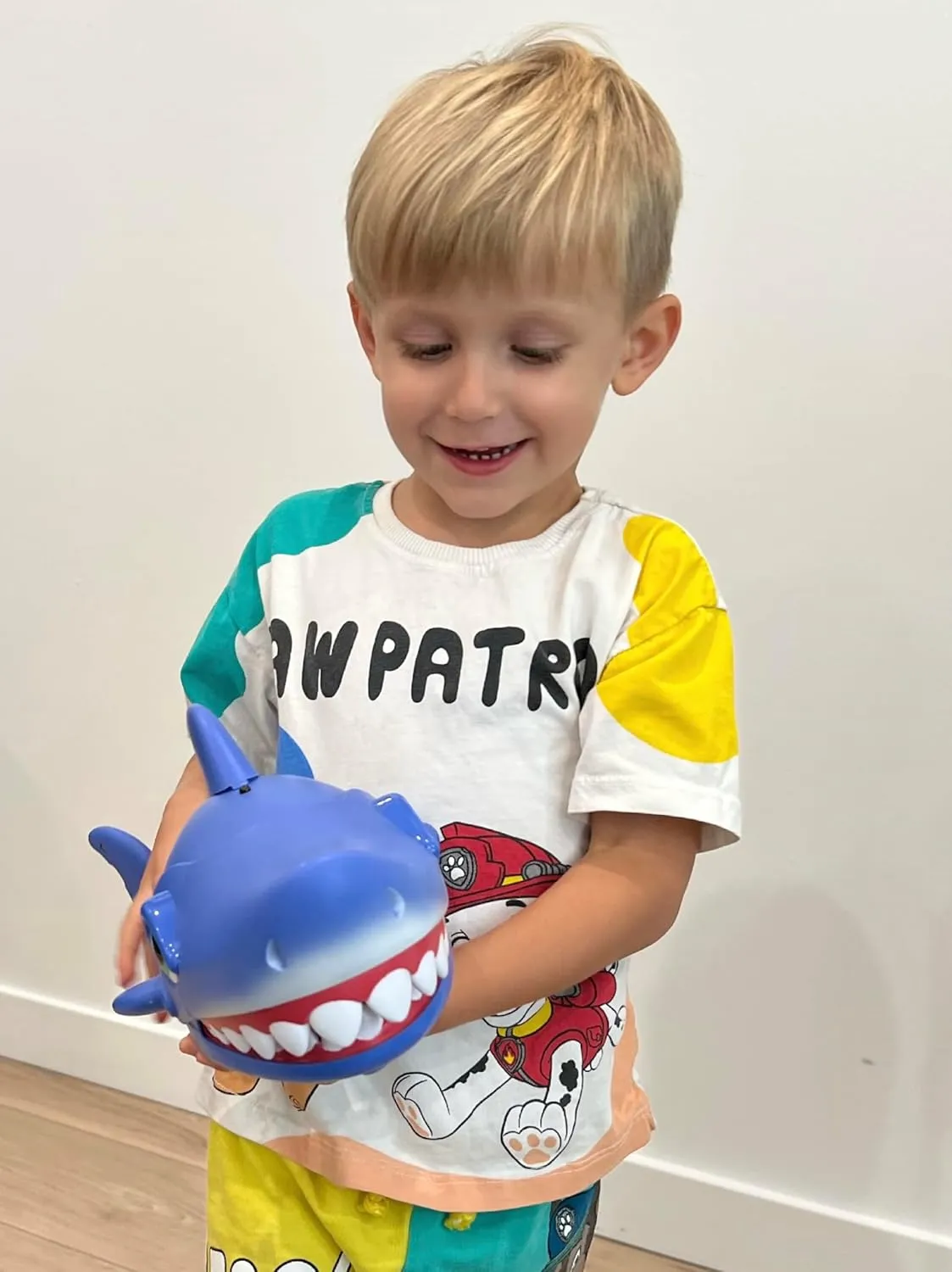 Remote Control Shark Toy for Kids 3  - Rechargeable RC Shark Robot with Realistic Biting Action, Interactive Gifts for Boys Ages 3-12, Stocking Stuffers, Birthday Gifts
