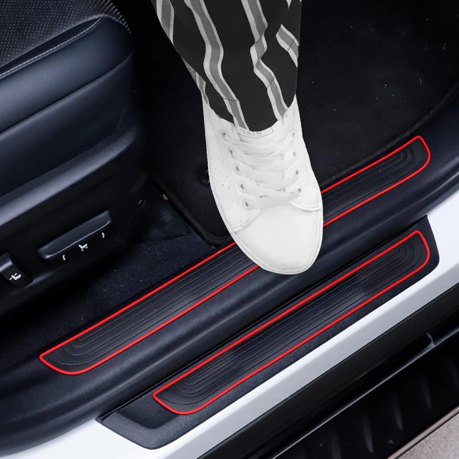 SINGARO Car Door Threshold Protection, 4PCS Door Edge Step Dust Shield Cover, Door Width 23.6x2.36inch Car/SUV Universal Rubber Scratch Resistant Exterior Accessories (Red borde)
