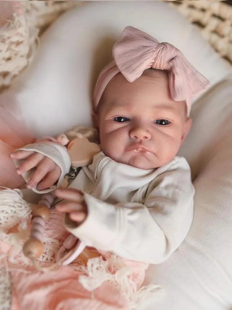 WOOROY Realistic Reborn Baby Dolls - 20 Inch Lifelike Newborn Baby Doll Girl Real Life Baby Dolls with Weighted Soft Body Gift Toy for Kids Age 3 